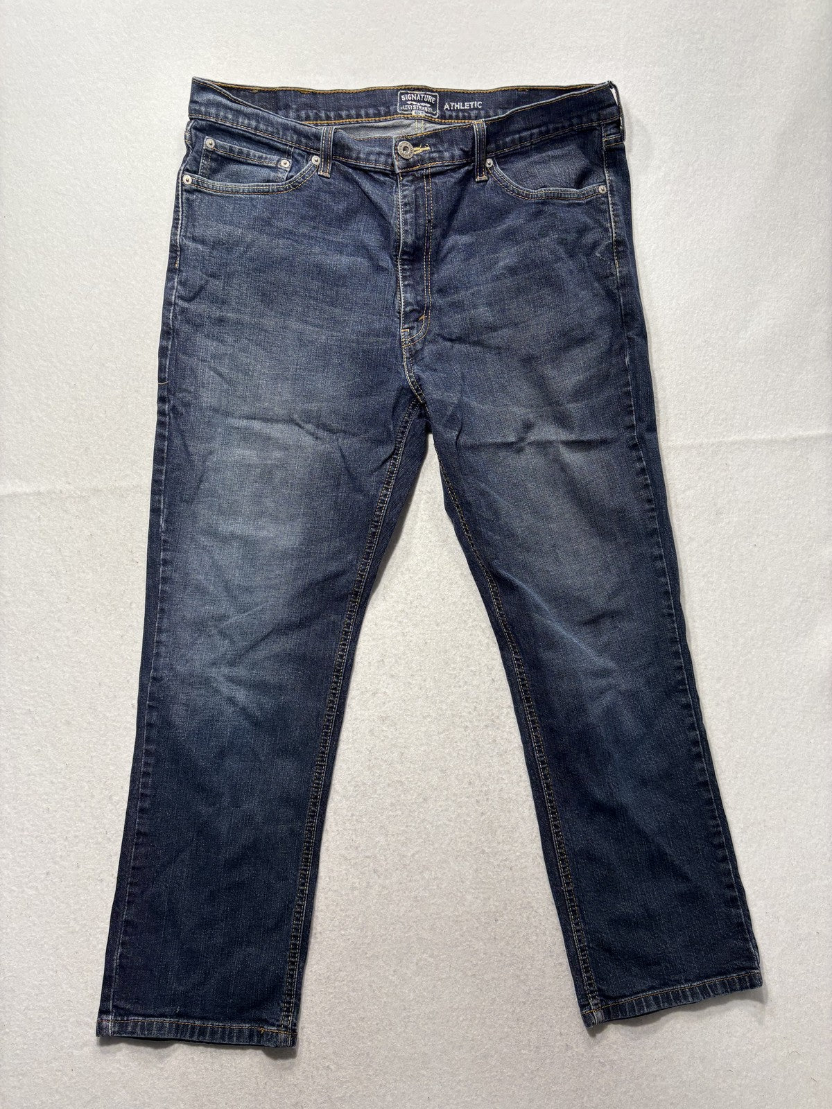 Signature Levi Strauss Mens 34x30 Athletic Fit Straight Leg Blue Stretch Jeans
