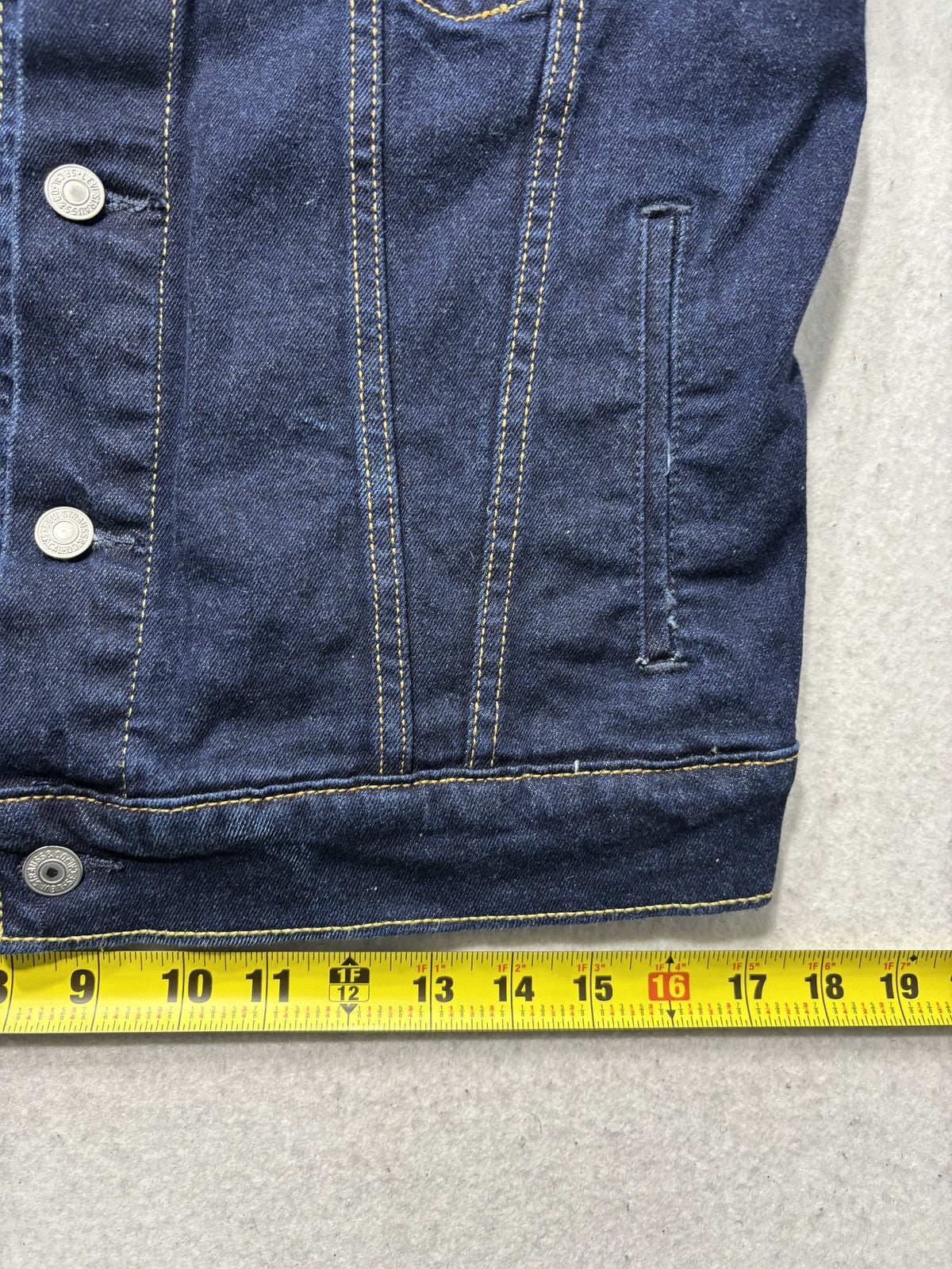 Levi's Jacket Mens Small Blue Denim Button Front Trucker Jean Unlined Casual