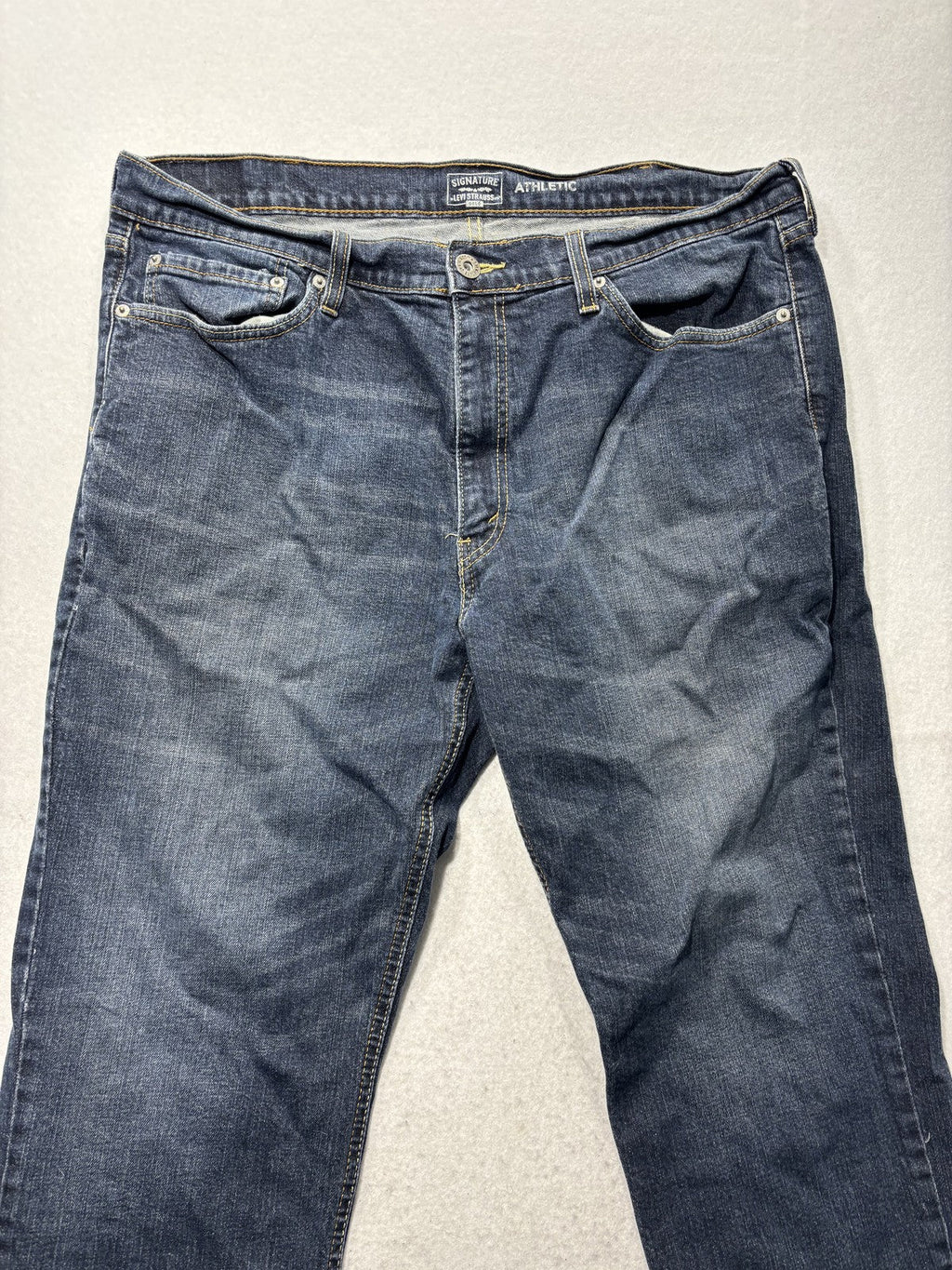 Signature Levi Strauss Gold Jeans Mens 38x30 Blue Medium Athletic Straight Denim