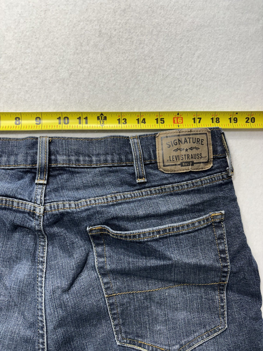 Signature Levi Strauss Gold Label Athletic Jeans Mens 36x26 Blue Straight Denim