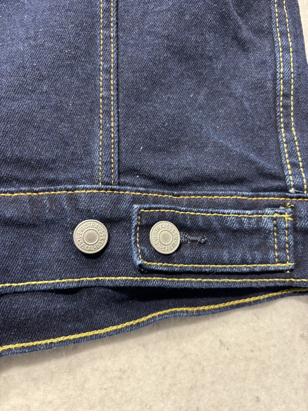 Levi's Jacket Mens Small Blue Denim Button Front Trucker Jean Unlined Casual
