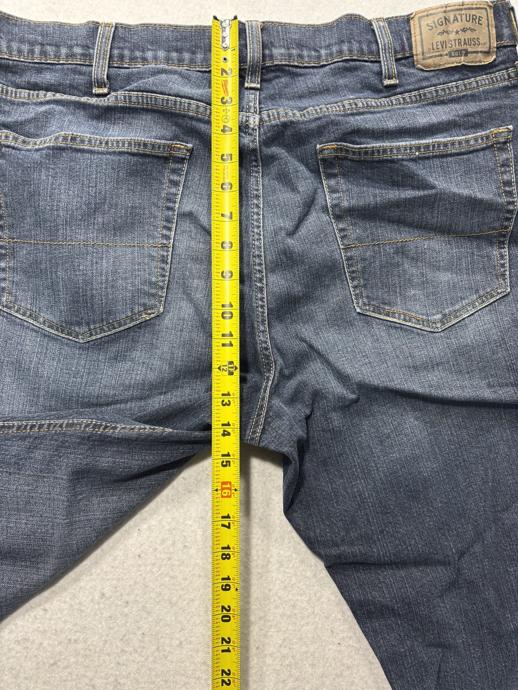 Signature Levi Strauss Gold Label Athletic Jeans Mens 36x26 Blue Straight Denim