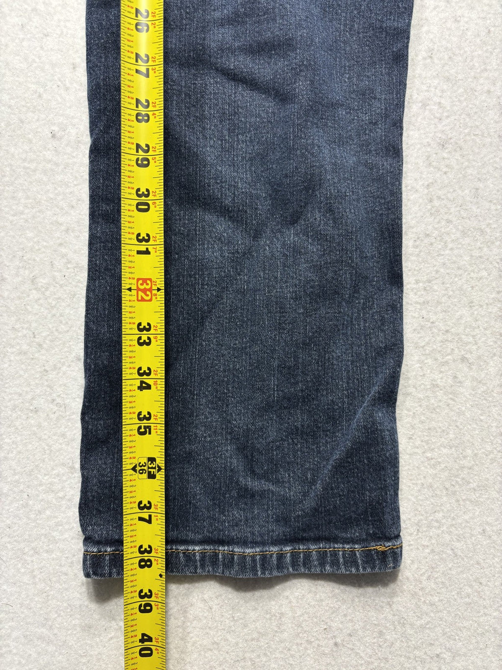 Signature Levi Strauss Mens 34x30 Athletic Fit Straight Leg Blue Stretch Jeans
