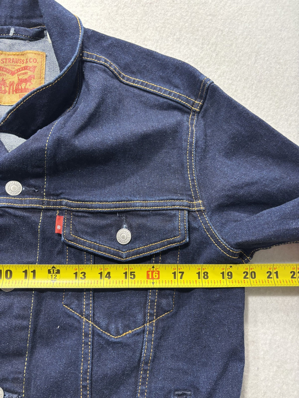 Levi's Jacket Mens Small Blue Denim Button Front Trucker Jean Unlined Casual