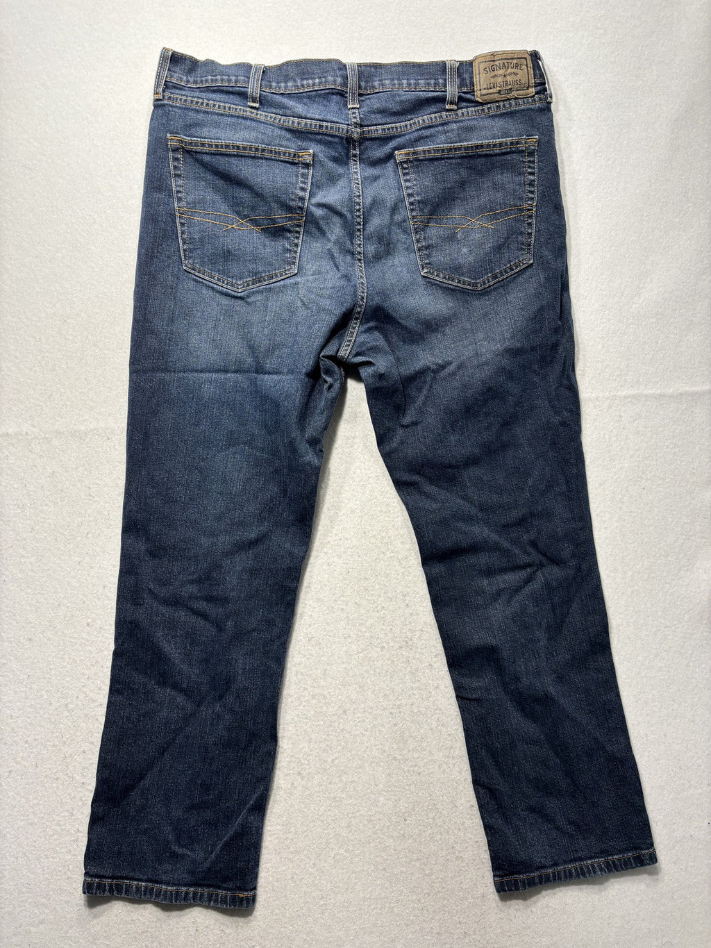 Signature Levi Strauss Mens 34x30 Athletic Fit Straight Leg Blue Stretch Jeans