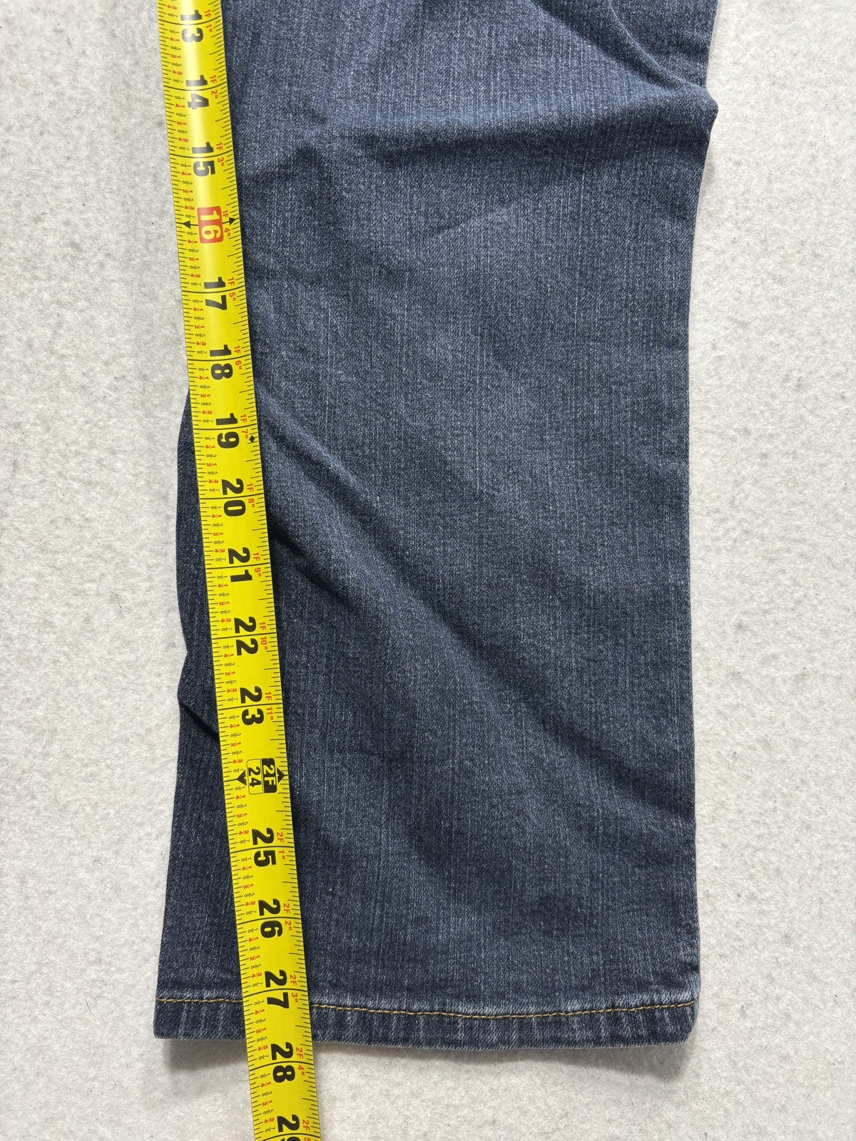 Signature Levi Strauss Gold Label Athletic Jeans Mens 36x26 Blue Straight Denim