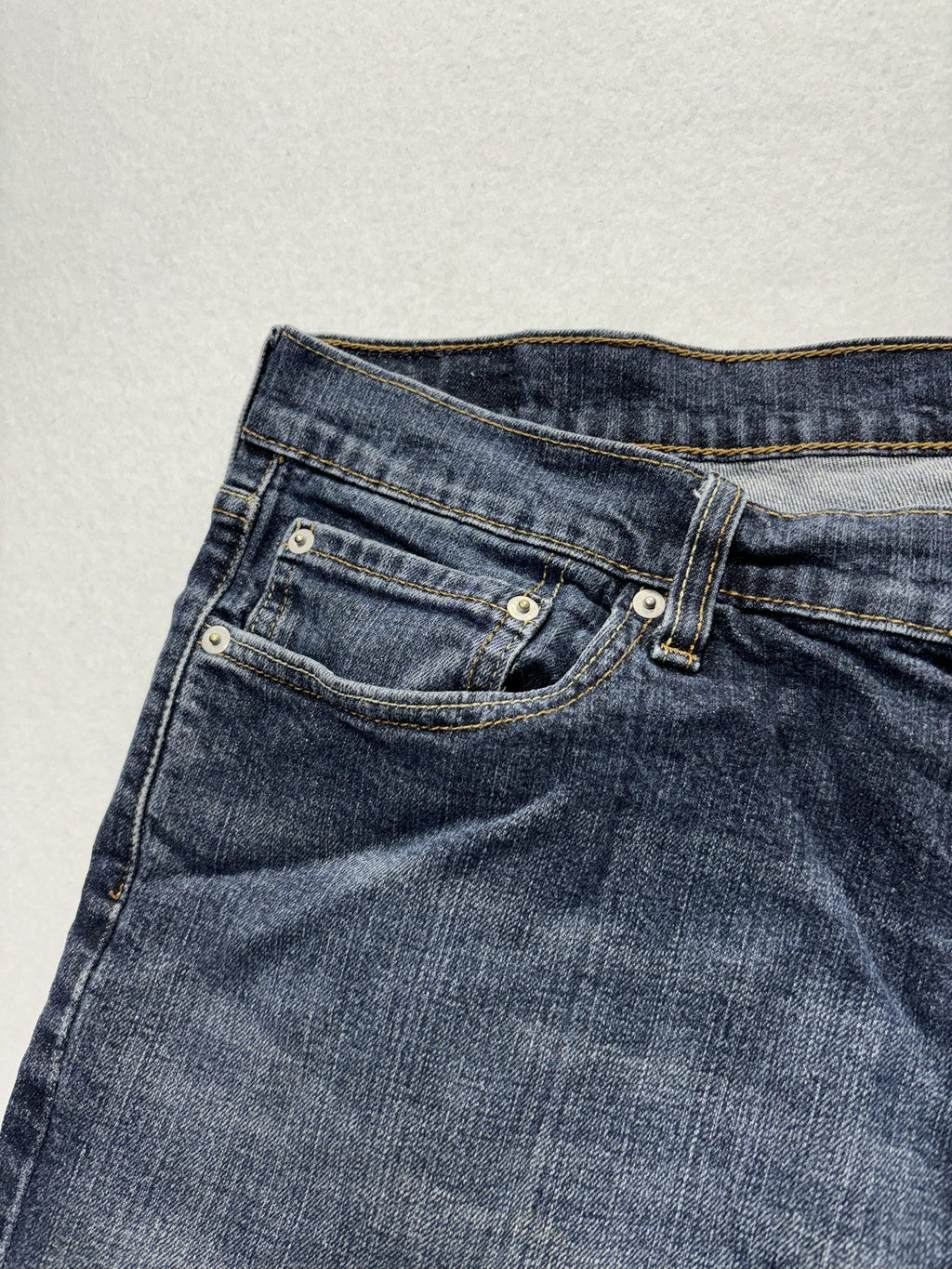 Signature Levi Strauss Gold Label Athletic Jeans Mens 36x26 Blue Straight Denim