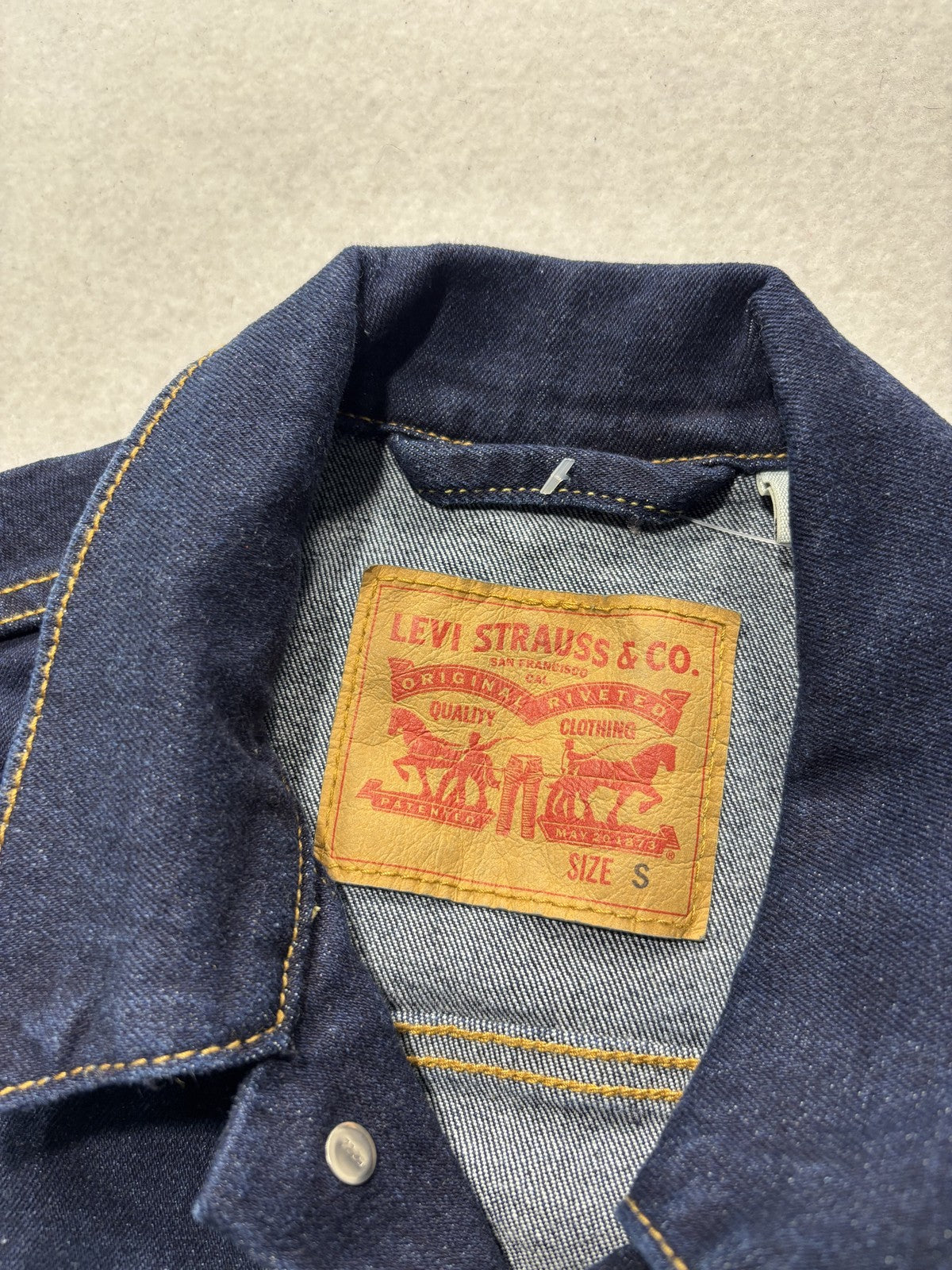 Levi's Jacket Mens Small Blue Denim Button Front Trucker Jean Unlined Casual