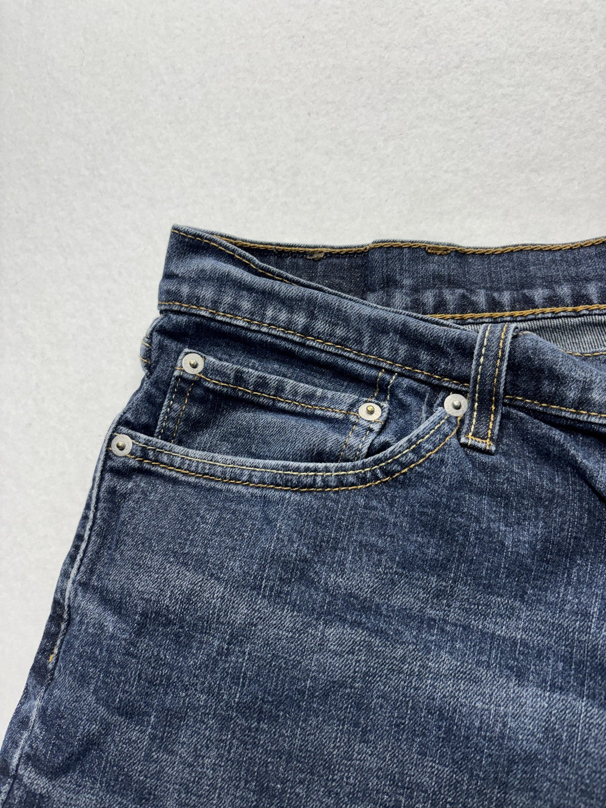 Signature Levi Strauss Mens 34x30 Athletic Fit Straight Leg Blue Stretch Jeans
