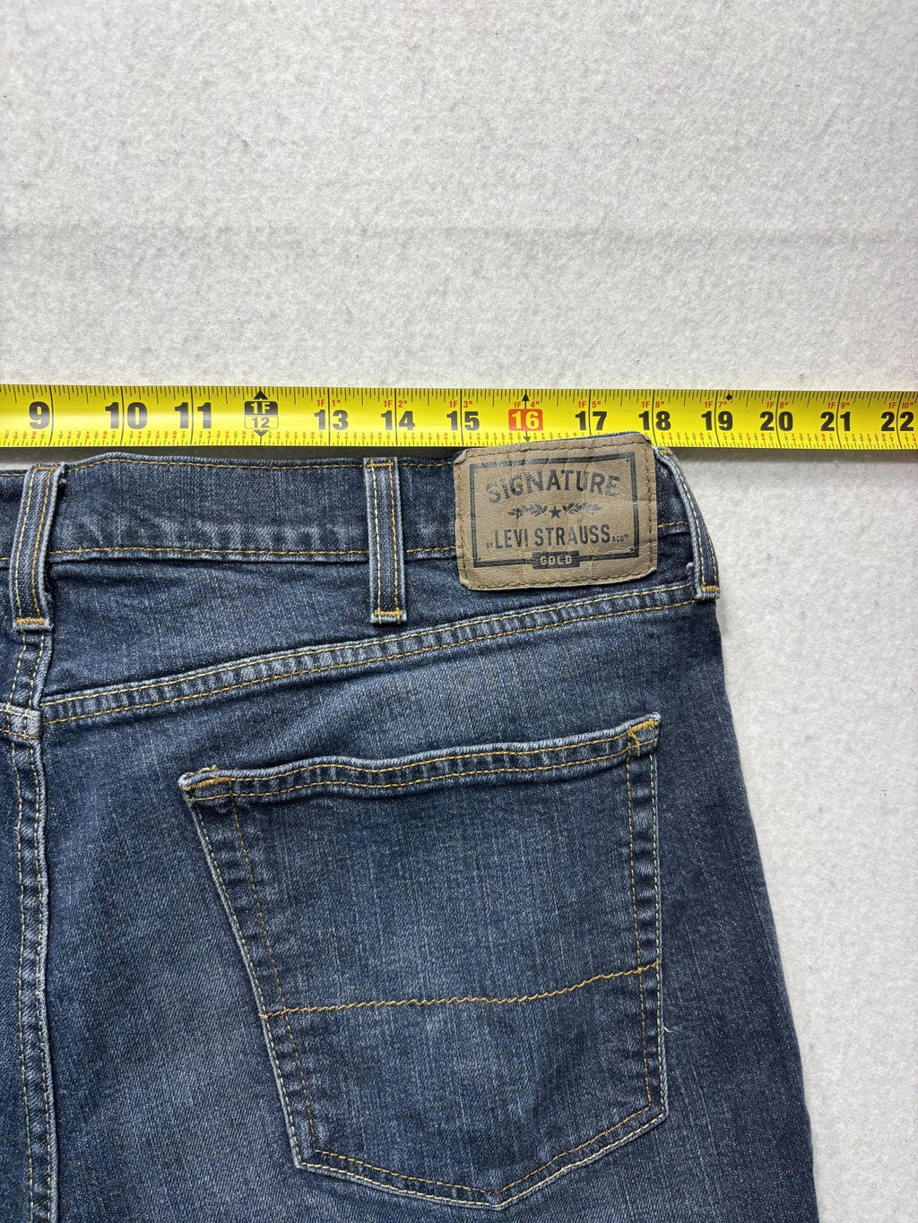 Signature Levi Strauss Gold Jeans Mens 38x30 Blue Medium Athletic Straight Denim