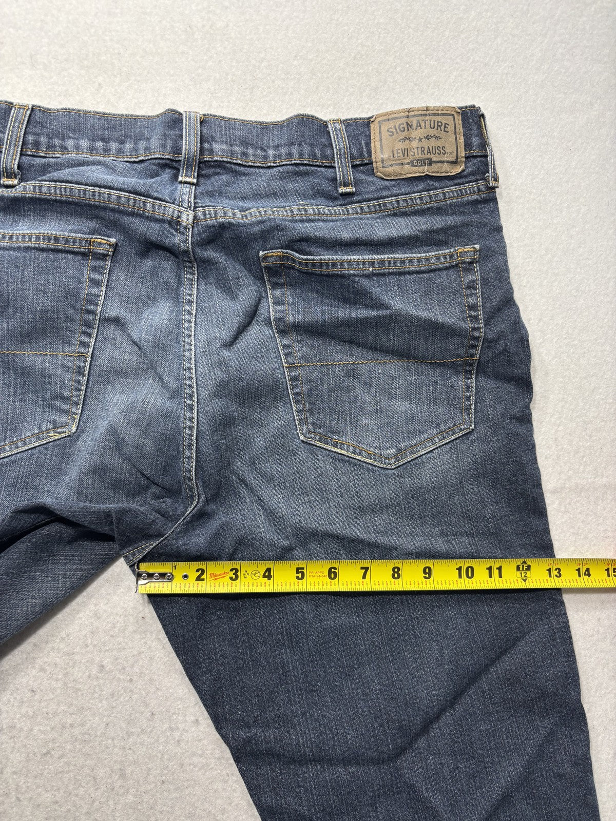 Signature Levi Strauss Gold Label Athletic Jeans Mens 36x26 Blue Straight Denim