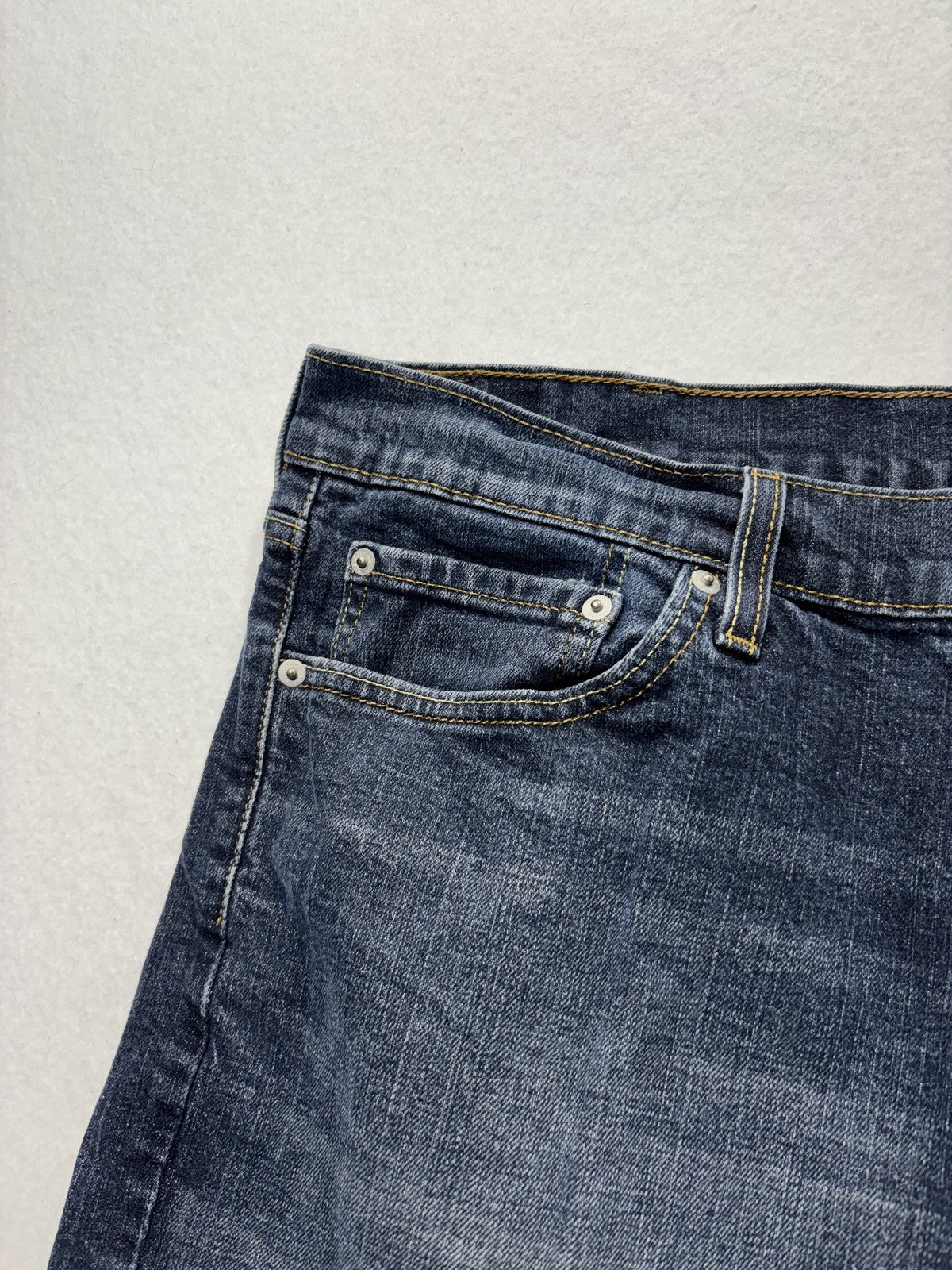 Signature Levi Strauss Athletic Jeans Mens 36x32 Blue Medium Wash Straight Denim