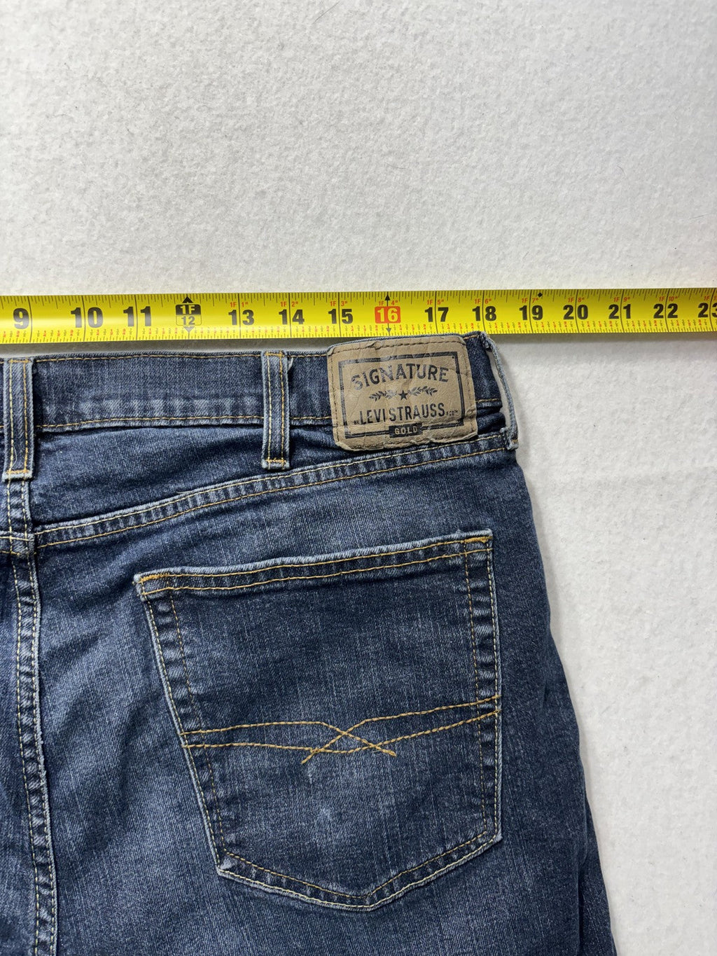 Signature Levi Strauss Mens 34x30 Athletic Fit Straight Leg Blue Stretch Jeans