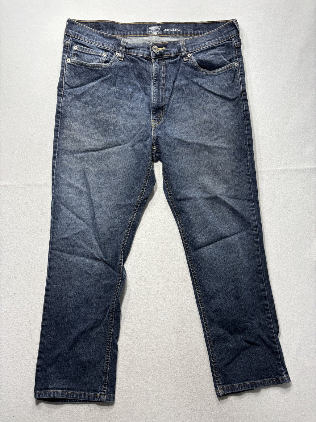 Signature Levi Strauss Gold Label Athletic Jeans Mens 36x26 Blue Straight Denim