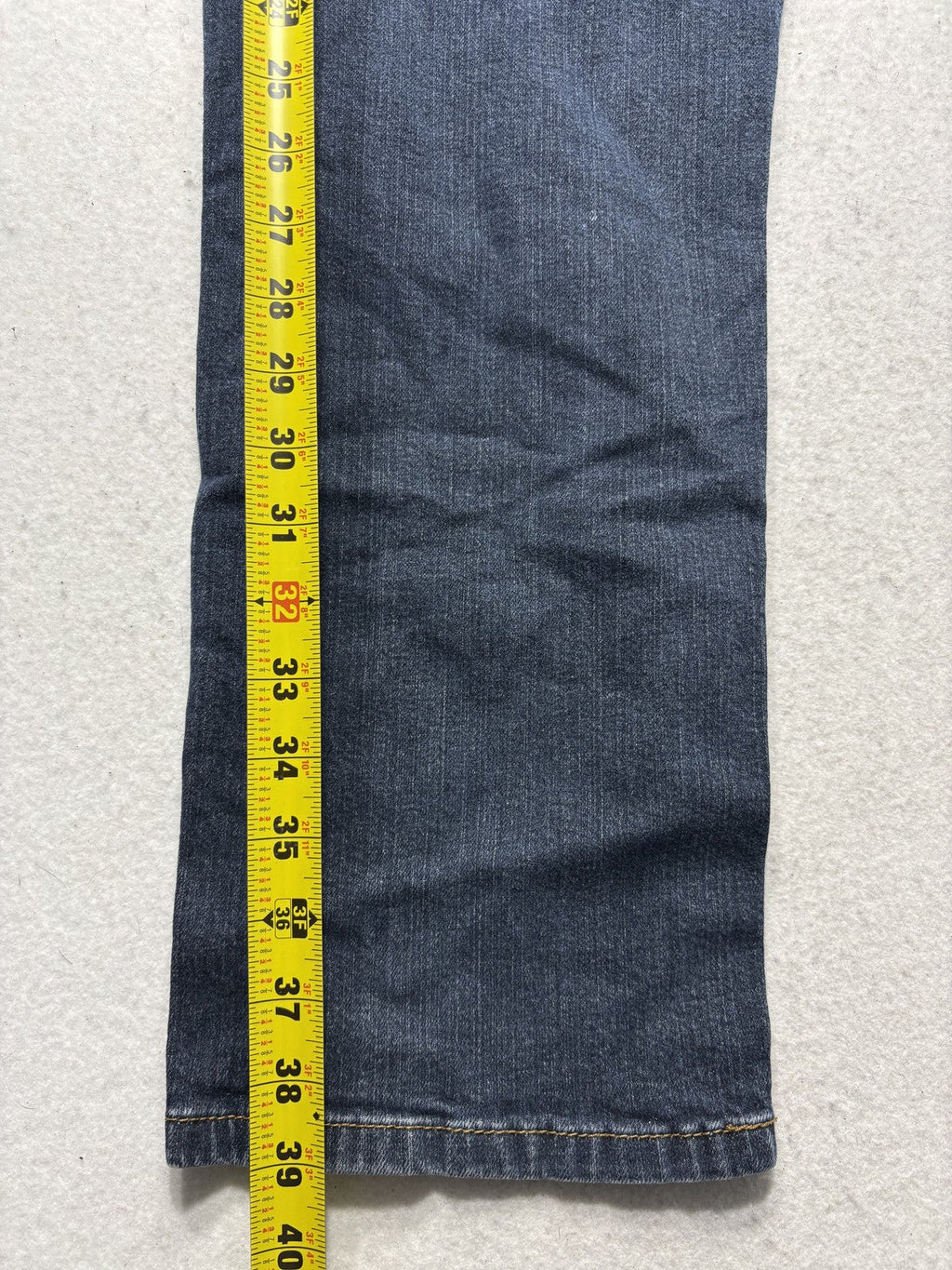 Signature Levi Strauss Athletic Jeans Mens 36x32 Blue Medium Wash Straight Denim