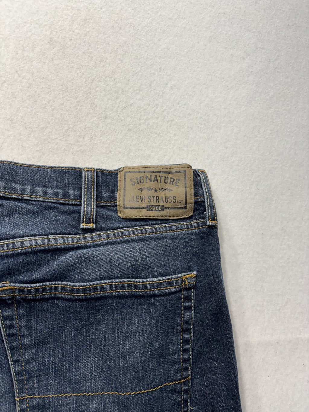 Signature Levi Strauss Gold Jeans Mens 38x30 Blue Medium Athletic Straight Denim
