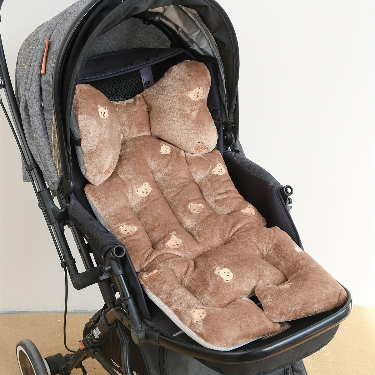 Plush Stroller Seat Liner for Babies – Ultra-Soft Fleece Pram Cushion, All-Season Universal Fit, Beige
